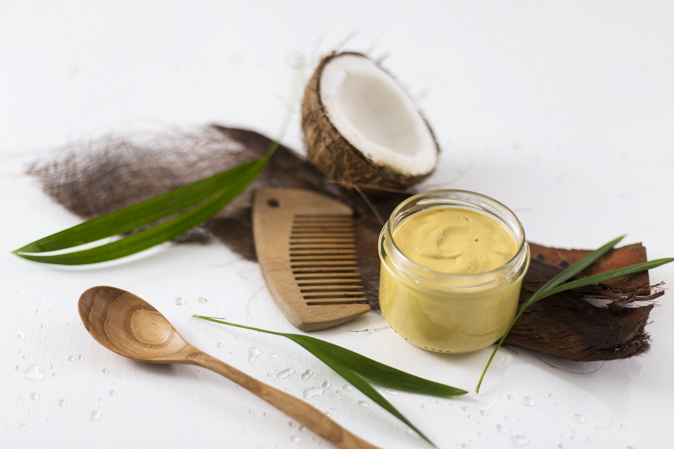 Haarkur mit BIO PLANÈTE Kokosöl nativ Haarkur mit BIO PLANÈTE Kokosöl nativ